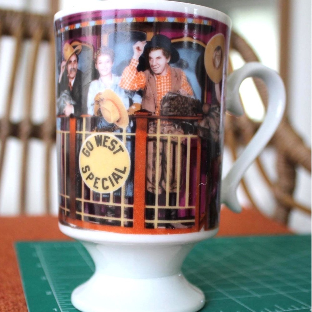 1967 MGM Marx Brothers Go West Movie Footed Coffee‎ Mug Groucho Chico Harpo